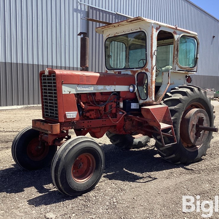 1968 INTERNATIONAL 856