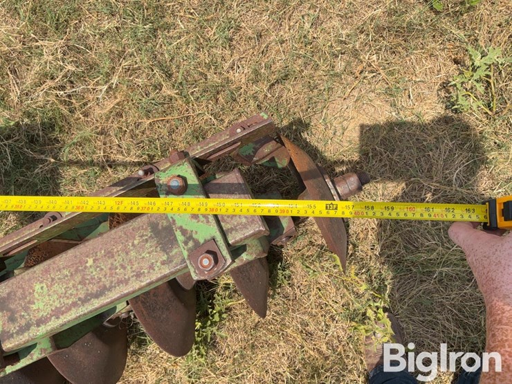 john-deere-12-image-17