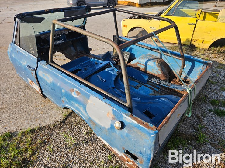 1972-chevrolet-k5-image-7