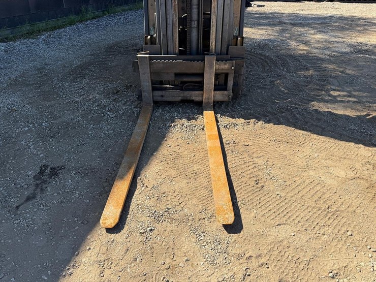 caterpillar-t50d-image-9