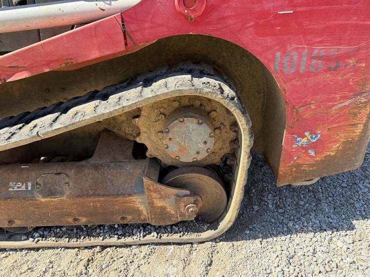 2013-takeuchi-tl230-image-19