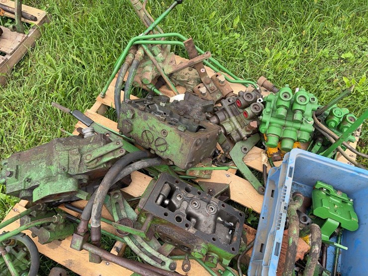 john-deere-dubuque-hydraulic-parts-image-4