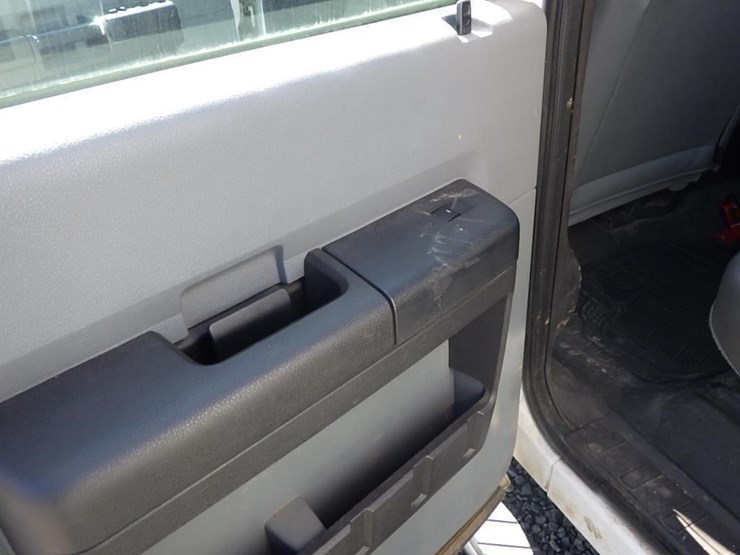 2011-ford-f550-image-56