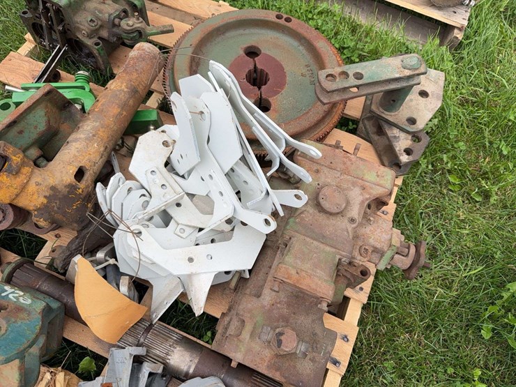 john-deere-dubuque-hydraulic-parts-image-3