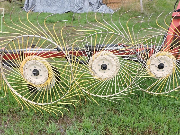 h-&-s-hay-machine-ii-image-3