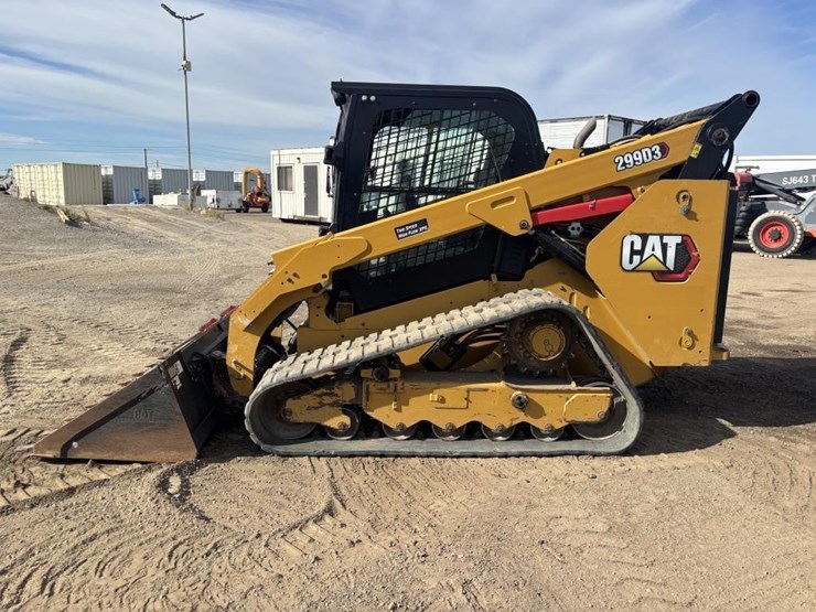 2021-caterpillar-299d3-image-5
