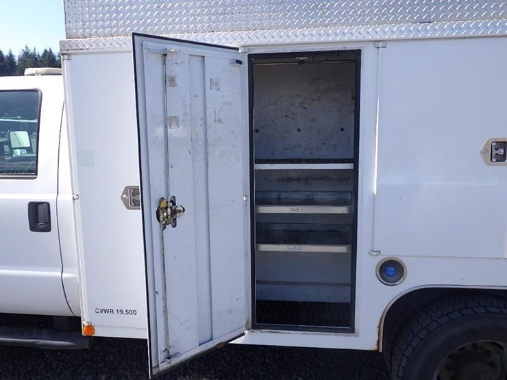 2011-ford-f550-image-15