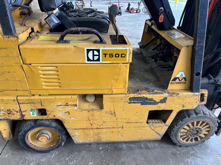 caterpillar-t50d-image-18