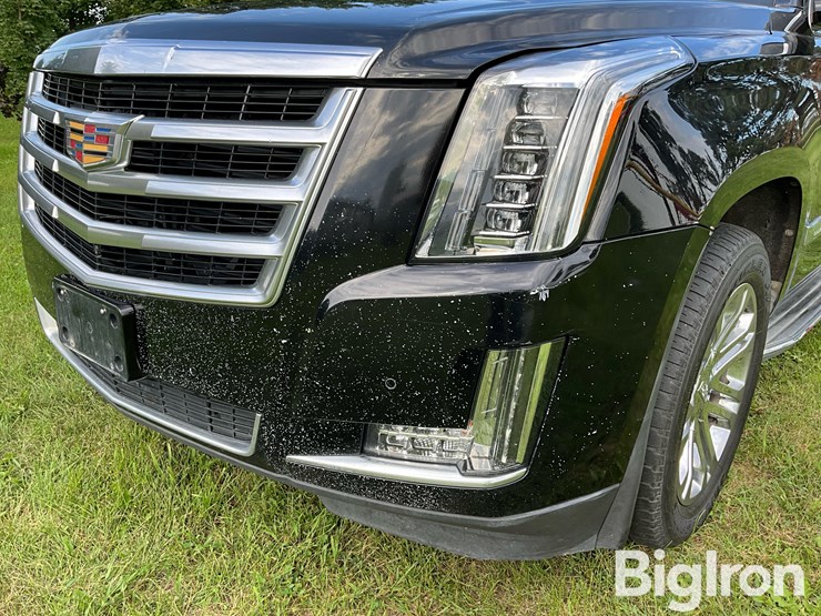 2015-cadillac-escalade-esv-image-13