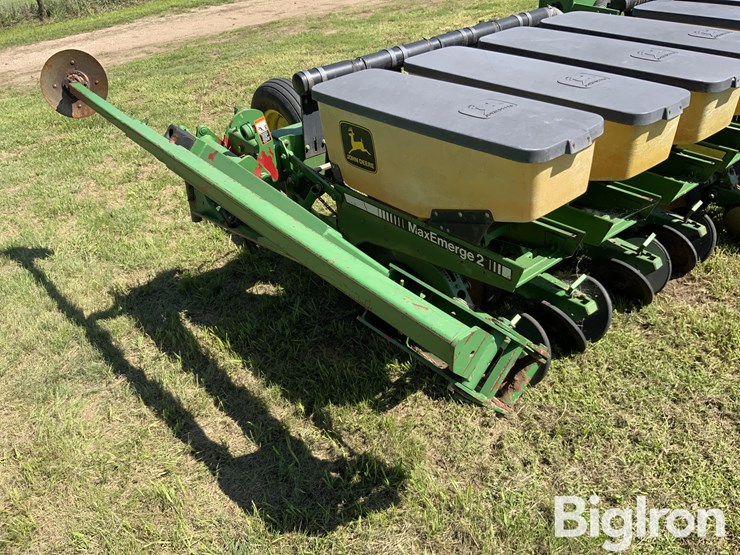 john-deere-7300-image-20