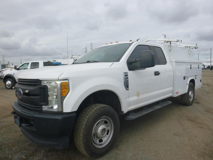 2017-ford-f350-image-1