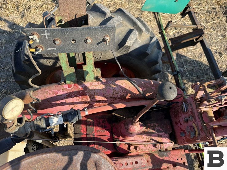 farmall-super-a-tractor-image-37