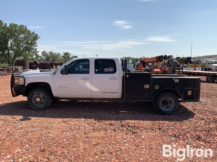 2011-chevrolet-silverado-3500-image-8