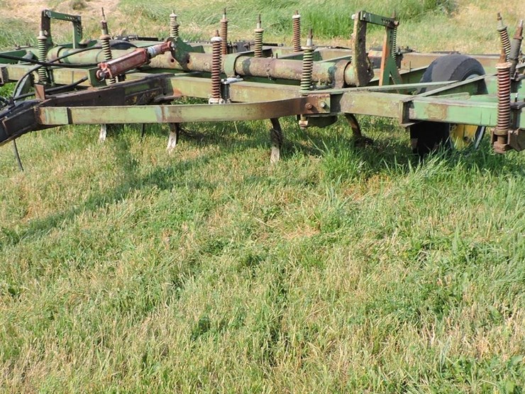 john-deere-18-image-1