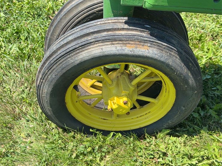 john-deere-b-image-12