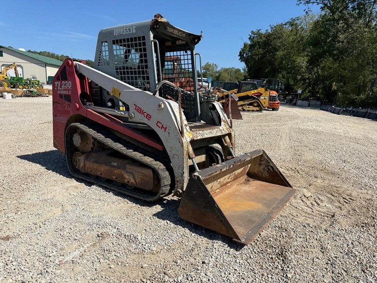 2013-takeuchi-tl230-image-6