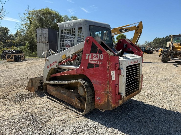 2013-takeuchi-tl230-image-2