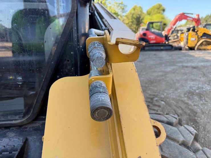 2012-caterpillar-246c-image-11