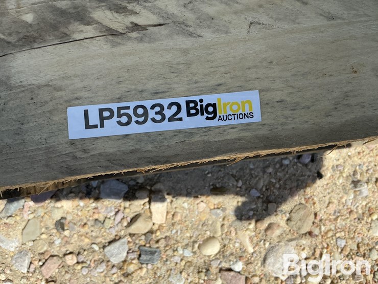 ford-8240-image-18