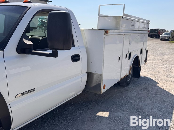 2006-chevrolet-silverado-3500-image-13