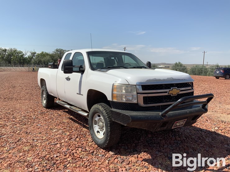 2013-chevrolet-silverado-2500-image-3