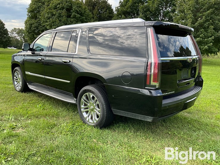 2015-cadillac-escalade-esv-image-7