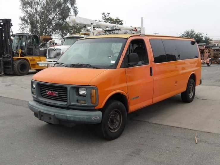 2000-gmc-savana-g3500-image-2