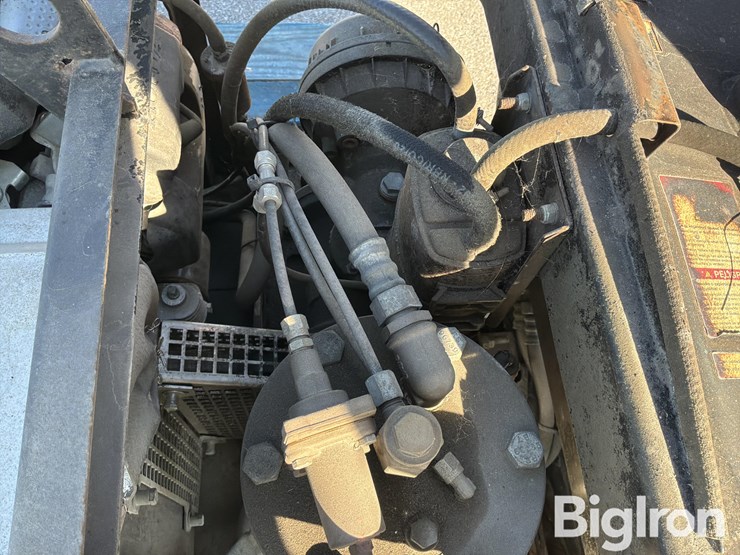 2021-massey-ferguson-730-image-11