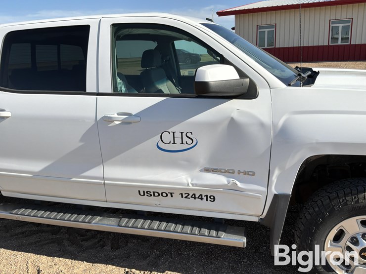 2015-chevrolet-silverado-2500-image-14