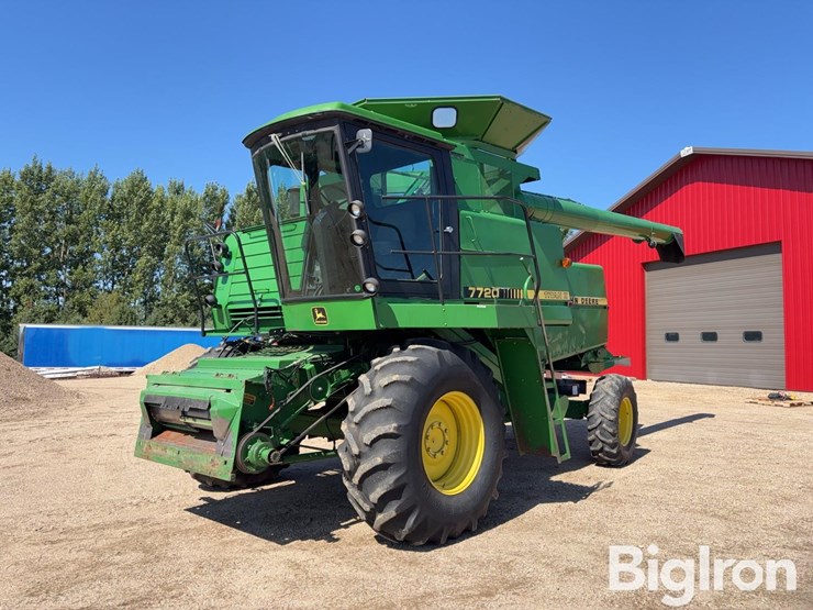 john-deere-7720-titan-ii-image-1
