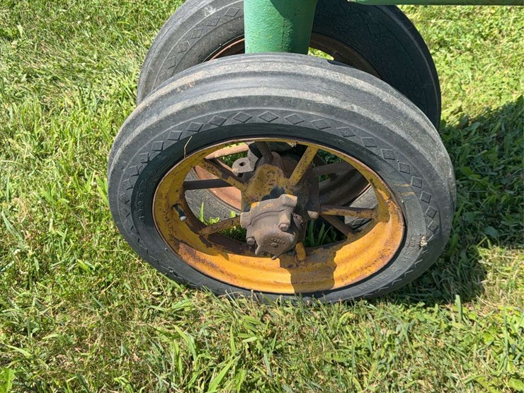 john-deere-b-image-12