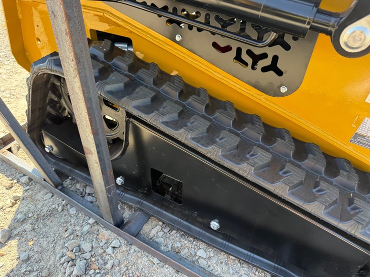 #83-•-unused-2026-agt-mx-crt23-stand-on-tracked-loader-mxcrt232026j00585-inv#4564-image-13