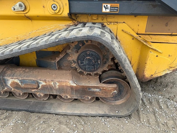 2020-deere-333g-image-19