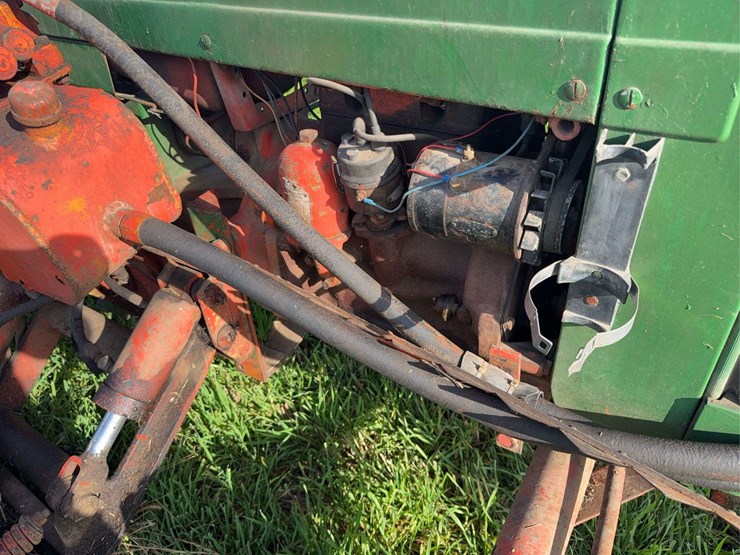 john-deere-320-image-19