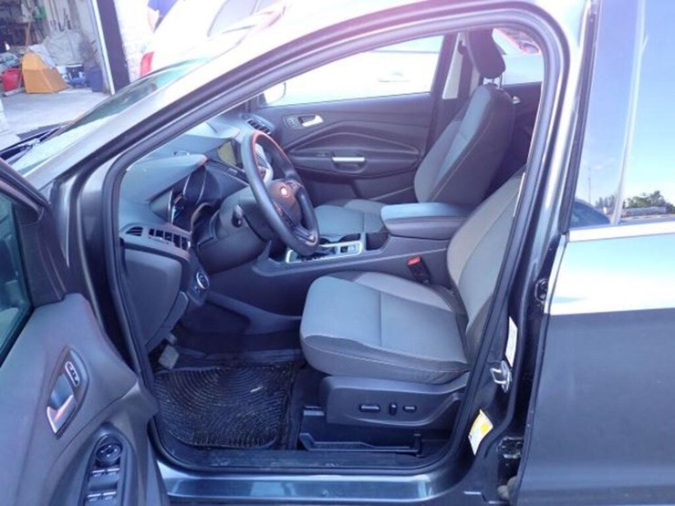 2019-ford-escape-image-12