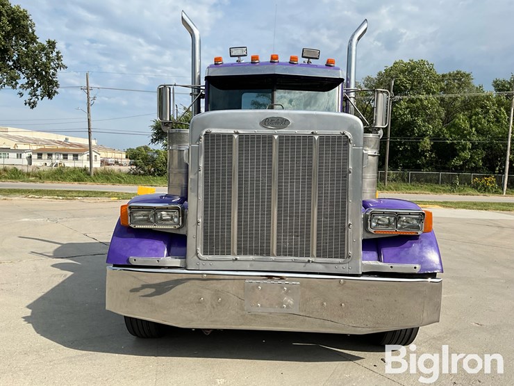 2002-peterbilt-379-image-2