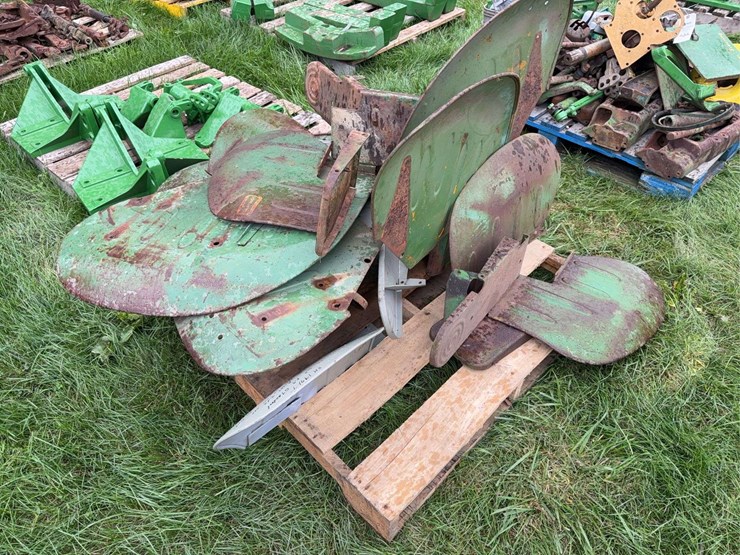 john-deere-dubuque-fenders-image-2
