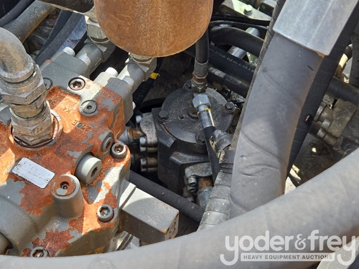 2015-volvo-ec350el-image-49