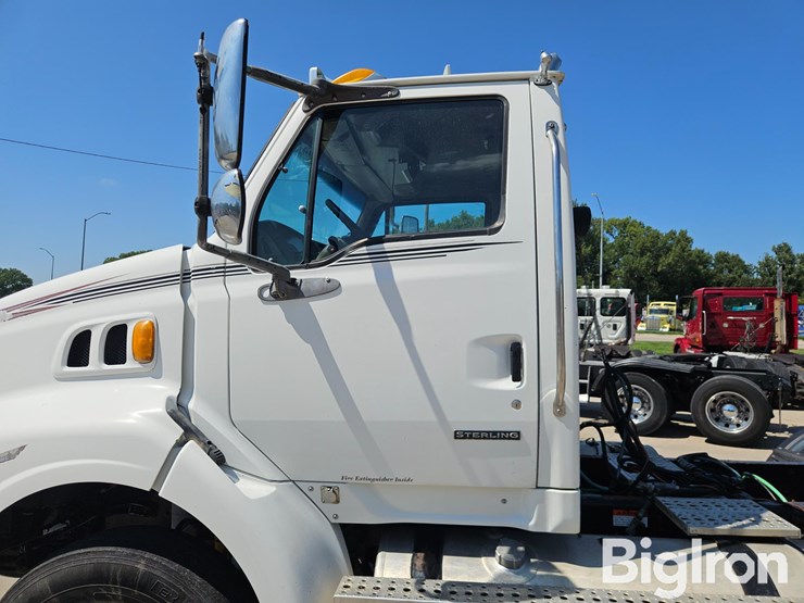 2006-sterling-lt9500-image-12