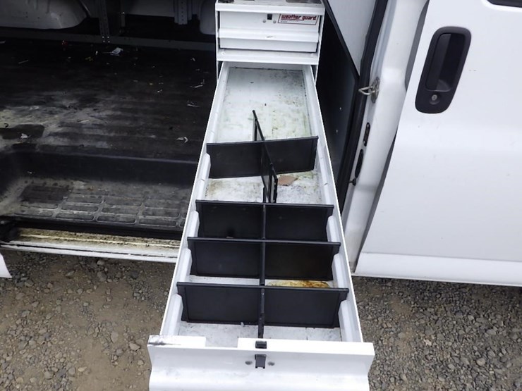 2016-utility-van-image-23