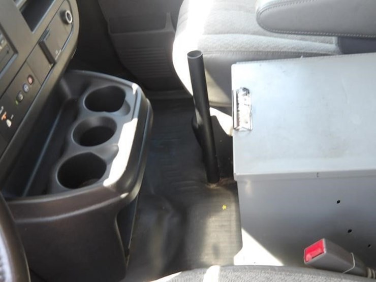 2019-chevrolet-express-2500-image-23