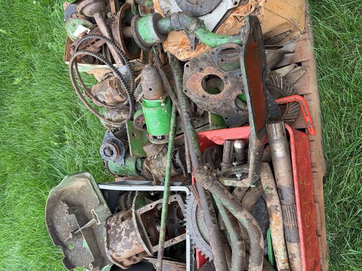 john-deere-assorted-parts-image-4