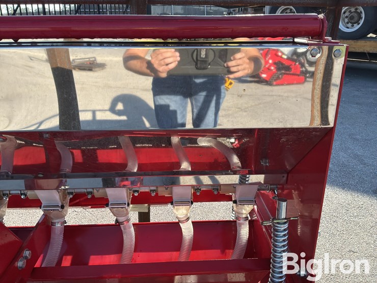 2026-massey-ferguson-730-image-12