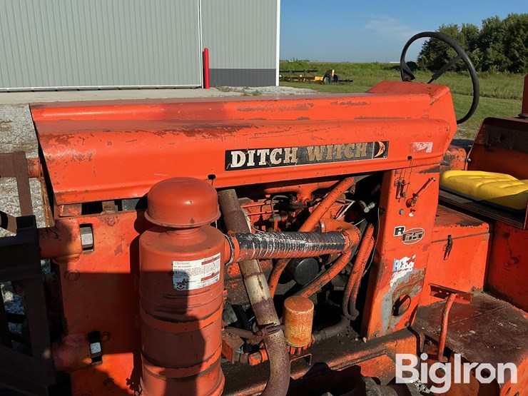 ditch-witch-r65-2-image-12