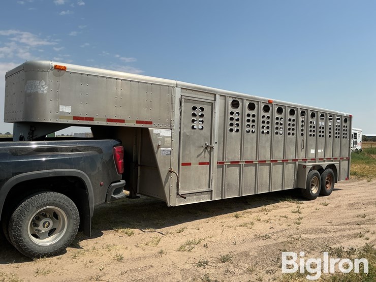 1998-wilson-livestock-trailer-image-1