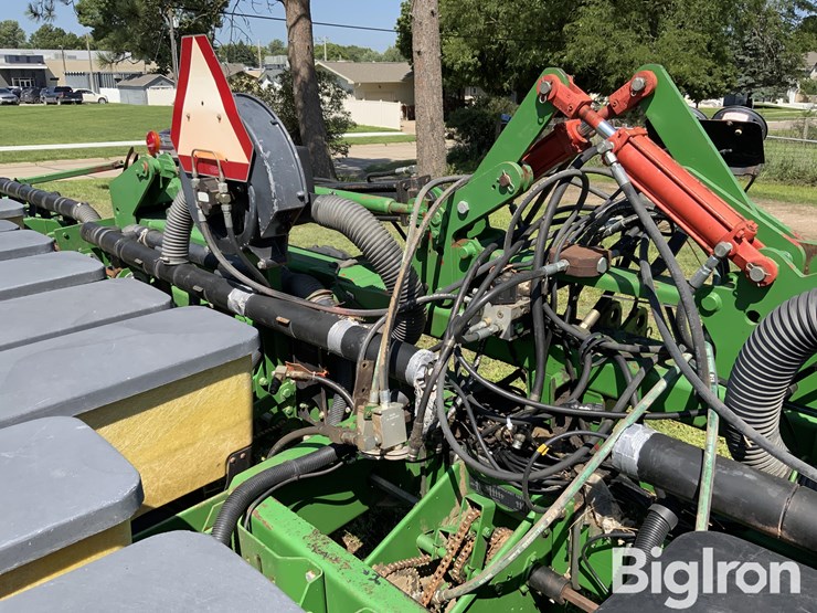 john-deere-7300-image-17