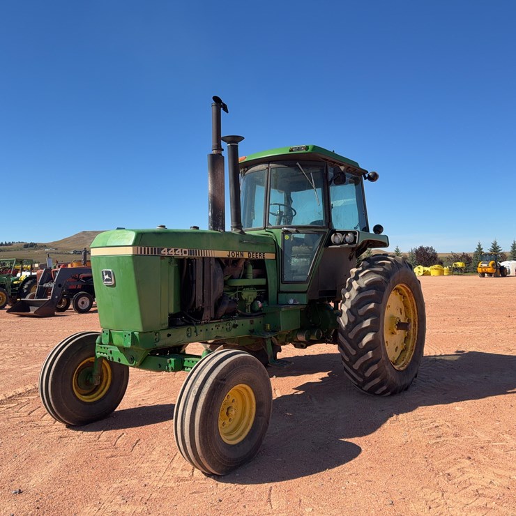 JOHN DEERE 4440