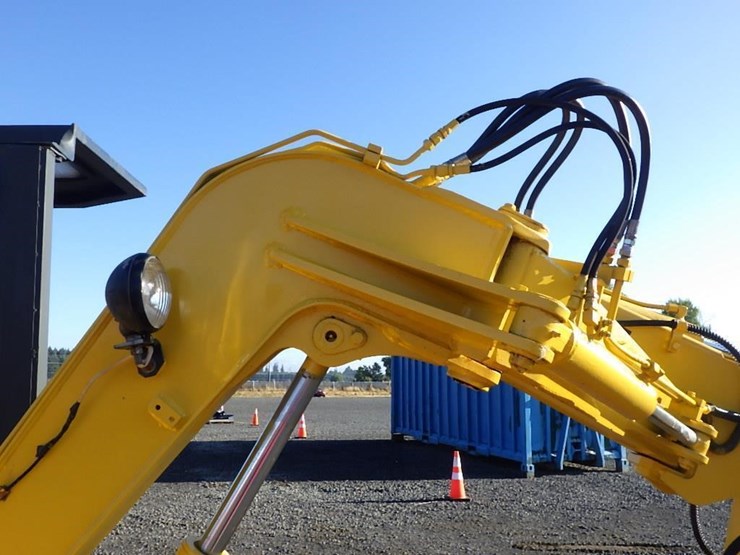 komatsu-pc28-image-23