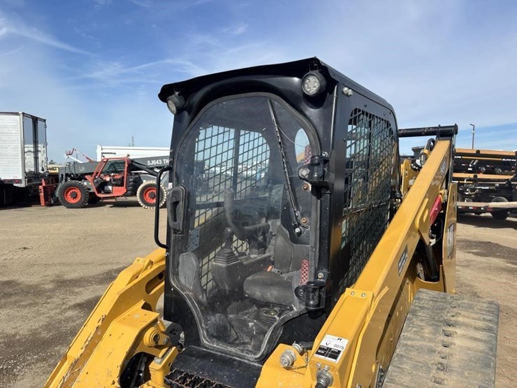 2021-caterpillar-299d3-image-22