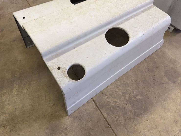 john-deere-dubuque-lp-hood-&-grill-image-5
